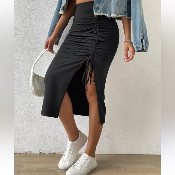 NWOT  Skirt - Picture 1 of 4